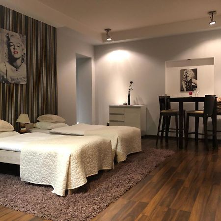 Apartament Tipton Lägenhet Jelenia Góra Exteriör bild